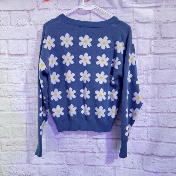 Cute Willow & Wind light blue cardigan with Daisies SZ L - Picture 2 of 5